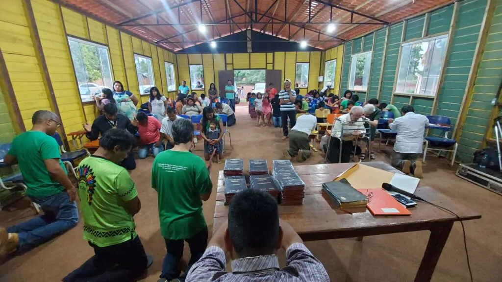 indigenas-comemoram-chegada-de-biblia-em-sua-lingua-no-tocantins