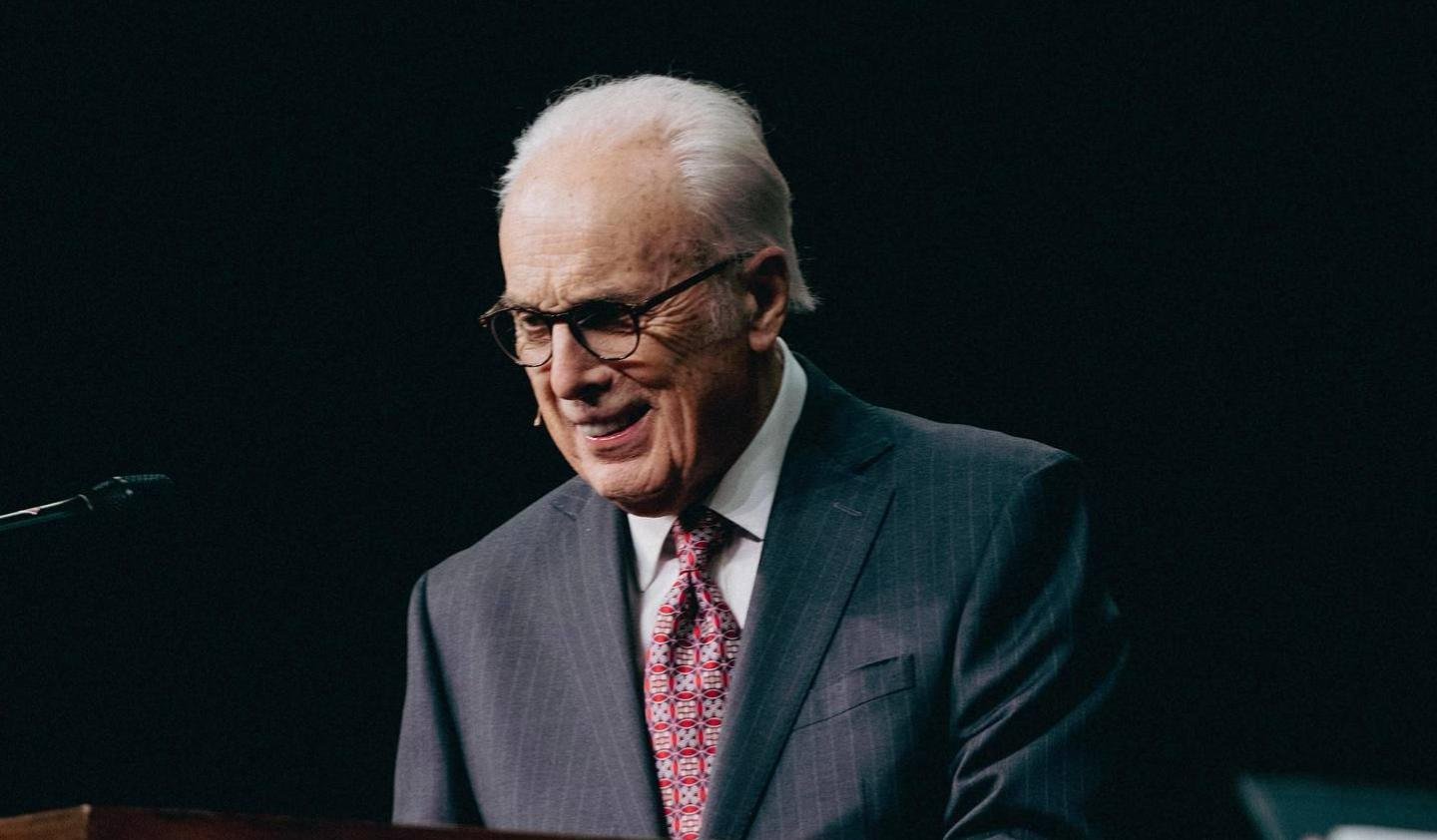 igreja-pede-oracao-por-john-macarthur,-hospitalizado-por-doenca-desconhecida