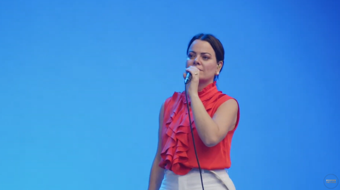 ana-paula-valadao-denuncia-igrejas-que-usam-tecnicas-de-coach:-“isso-nao-e-o-evangelho”