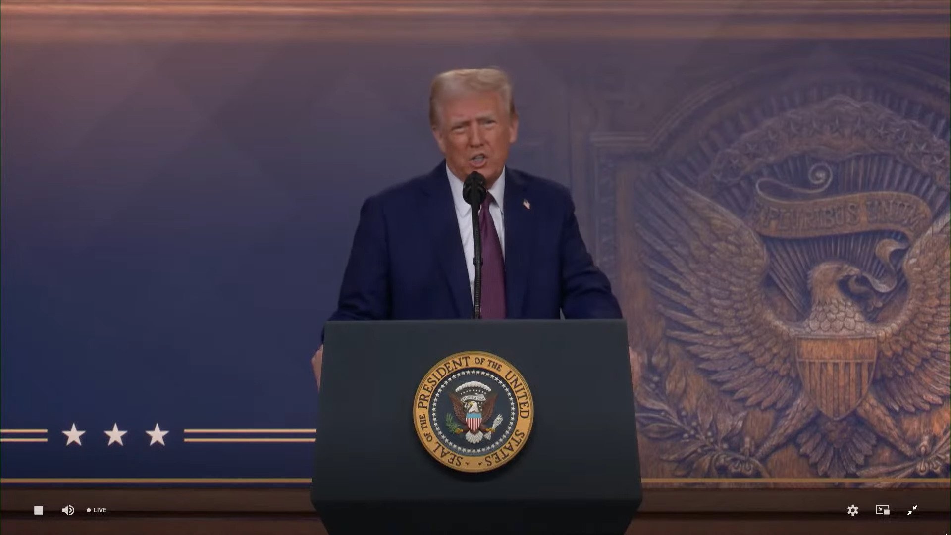 trump-fala-sobre-fim-da-agenda-‘woke’-no-forum-economico-mundial:-‘so-ha-dois-generos’