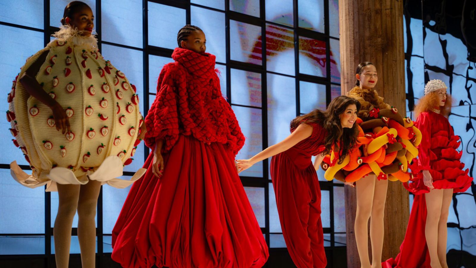 designer-destaque-no-tiktok-awards-desafia-padroes-e-expressa-a-biblia-atraves-da-moda