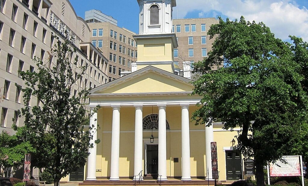 antes-da-posse,-trump-vai-a-culto-na-“igreja-dos-presidentes”-em-washington