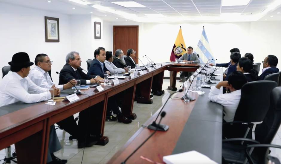 presidente-do-equador-diz-que-nao-autorizara-mudancas-de-sexo-em-menores