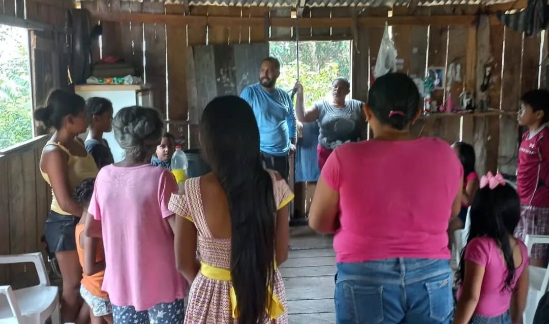 por-falta-de-vinho-e-pao,-tribos-indigenas-celebram-santa-ceia-com-acai-e-macaxeira-no-am