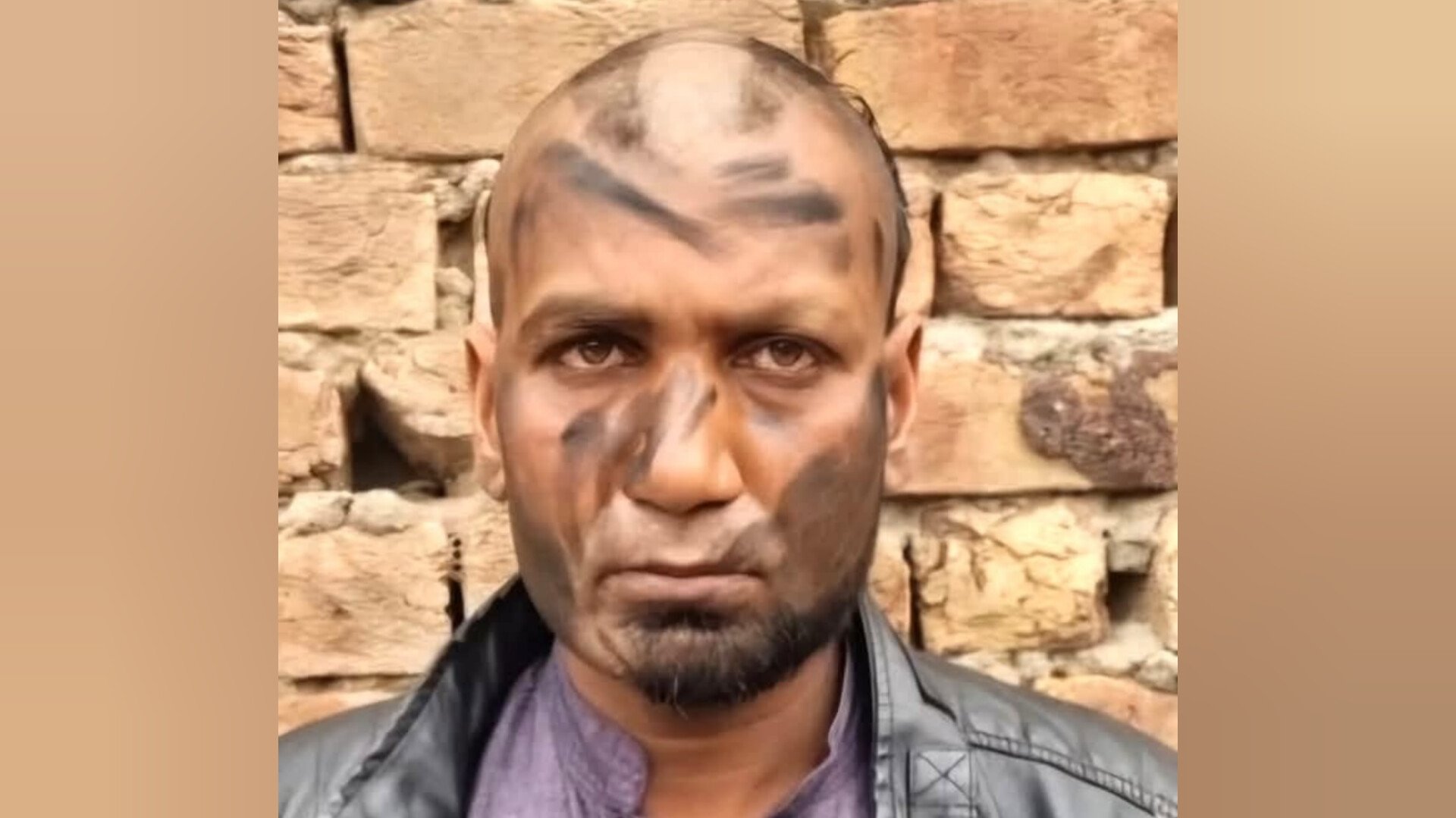 cristao-e-espancado,-tem-cabeca-raspada-e-e-forcado-a-“desfilar”-em-burro-no-paquistao