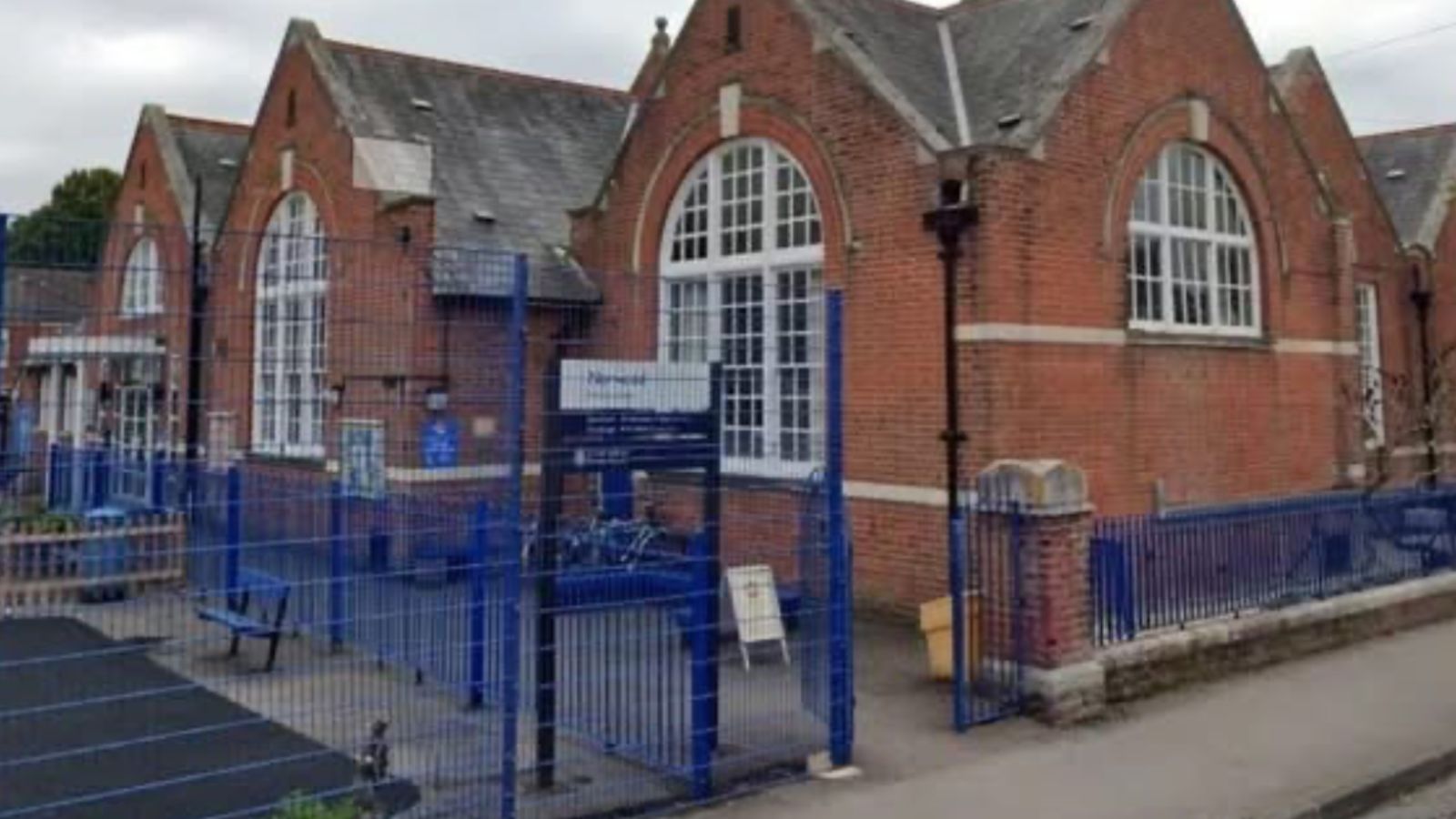 escola-e-criticada-apos-cancelar-culto-de-pascoa-por-“respeito-pela-diversidade”