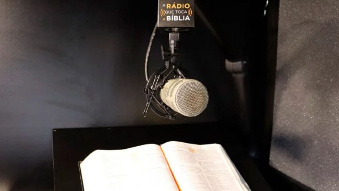 brasileiros-se-emocionam-ao-gravar-biblia-em-audio-que-reune-sotaques-de-todo-pais