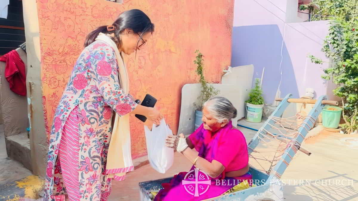 igreja-distribui-refeicoes-em-colonia-de-leprosos-em-vila-remota-da-asia