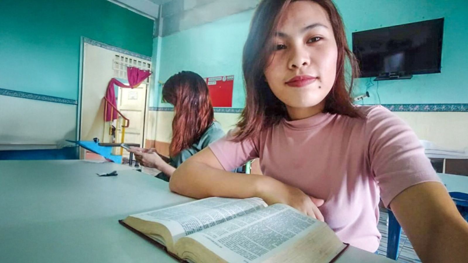 evangelizadas-por-missionarios,-mulheres-deixam-prostituicao-nas-filipinas-e-seguem-jesus