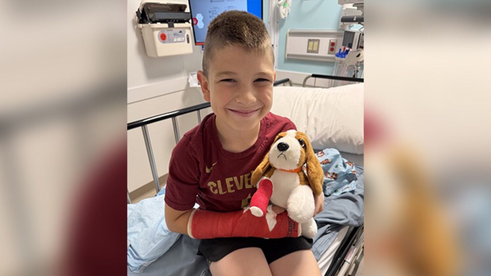 menino-curado-de-leucemia-usa-cachorros-de-pelucia-para-evangelizar