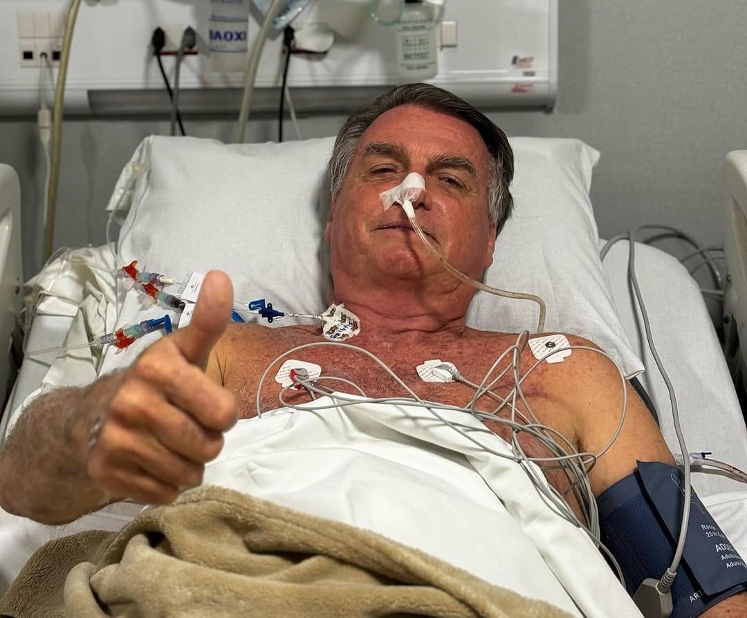 ‘a-deus-toda-gloria’,-declara-michelle-bolsonaro-apos-exito-da-cirurgia-de-ex-presidente