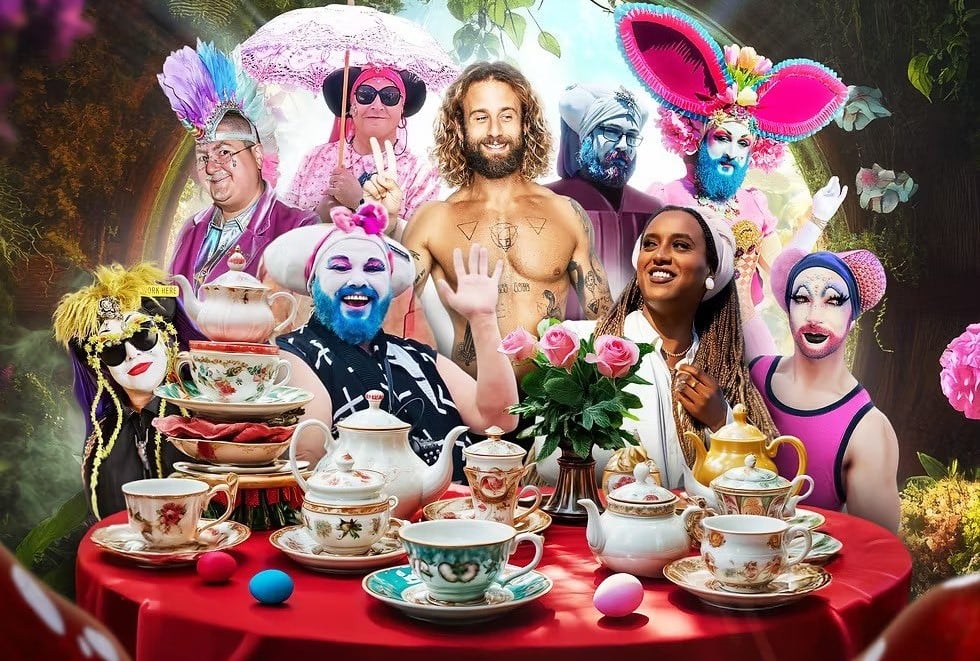 grupo-de-drag-queens-zomba-de-jesus-e-do-cristianismo-em-evento-de-pascoa-para-criancas