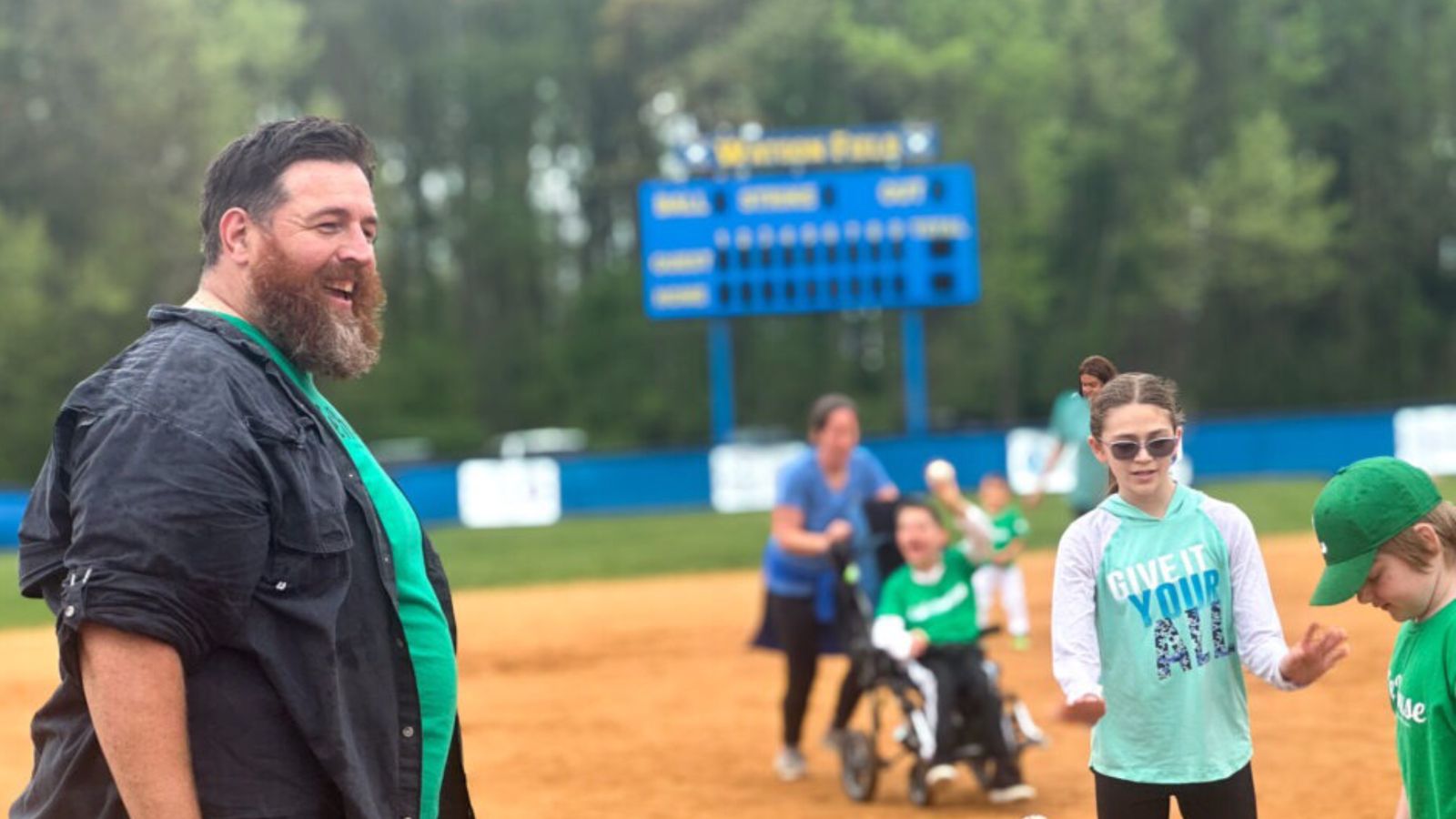 pastor-usa-beisebol-para-levar-deficientes-e-seus-familiares-a-jesus