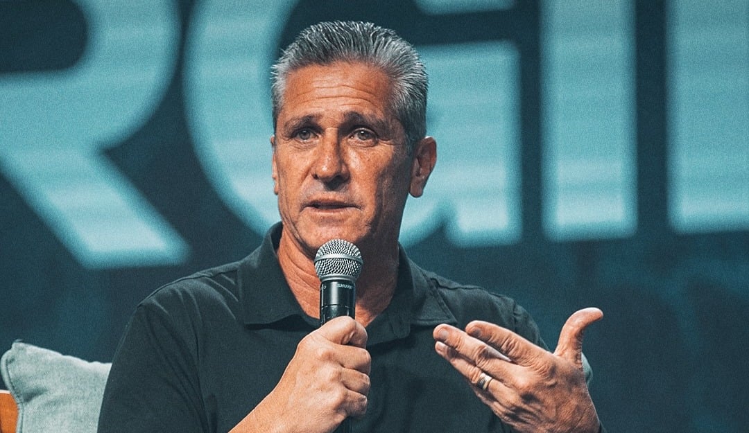 “nao-ha-titulo-melhor-do-que-ser-filho-de-deus”,-diz-ex-jogador-da-selecao-brasileira