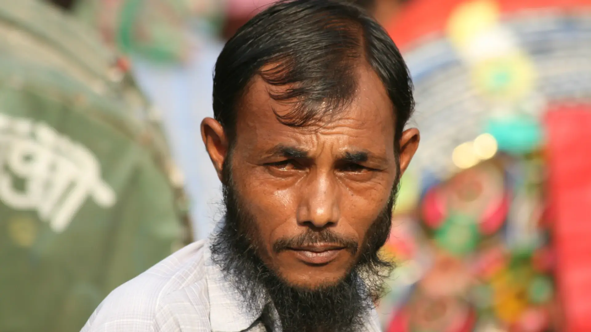 cristao-e-espancado-por-multidao-apos-falar-de-jesus-em-sua-barbearia,-em-bangladesh