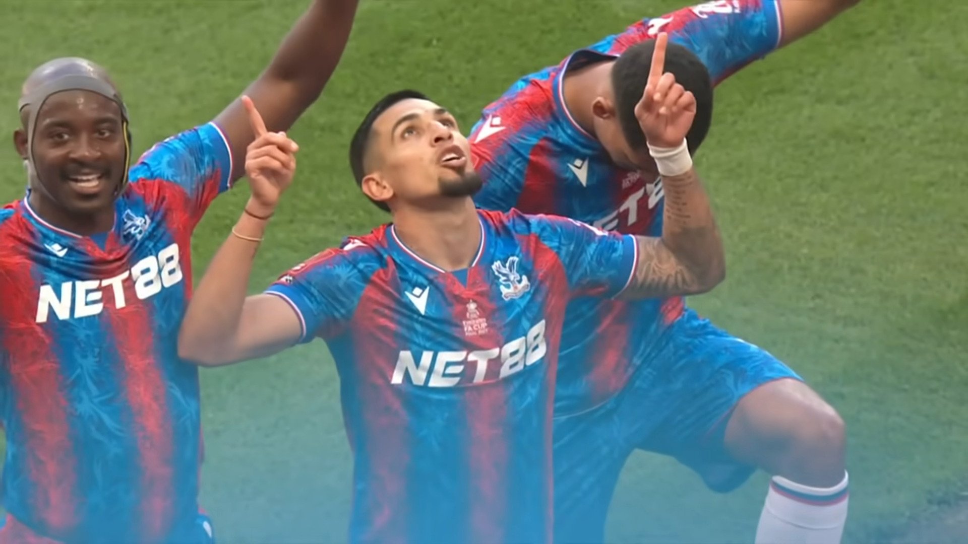 apos-vitoria-historica,-atletas-do-crystal-palace-se-ajoelham-e-oram:-‘toda-gloria-a-jesus’