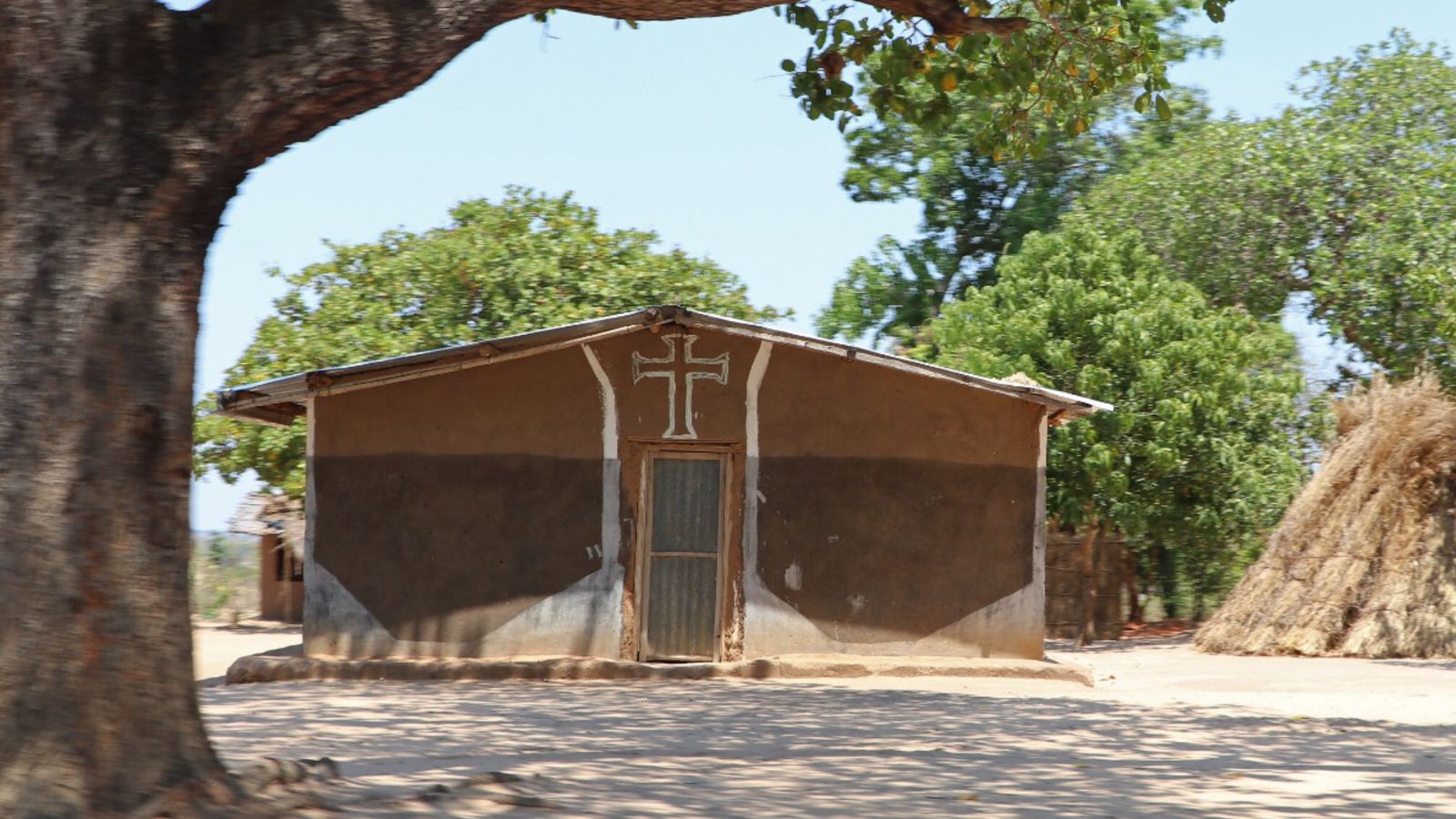 cristaos-sao-perseguidos-por-extremistas-e-governo-em-mocambique