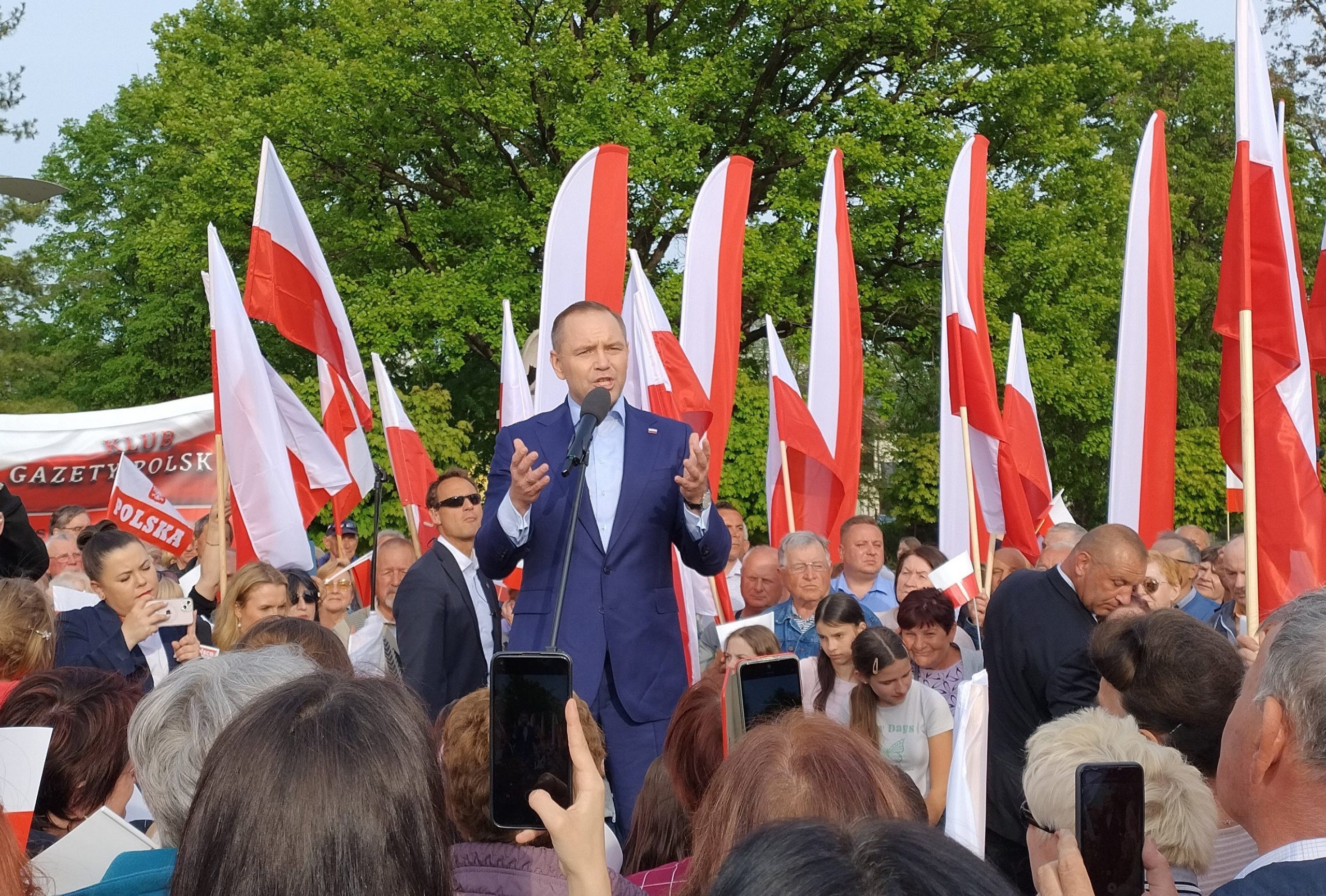 polonia-elege-novo-presidente-que-se-opoe-as-drogas,-ao-aborto-e-ao-casamento-gay