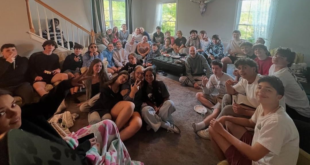 jovem-atrai-70-adolescentes-para-estudo-biblico-em-sua-casa-nos-eua:-“avivamento”