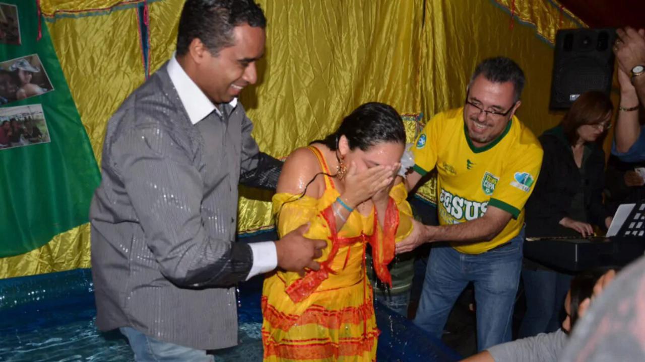 missionarios-celebram-batismos-entre-ciganos-no-brasil:-“deus-tem-feito-maravilhas”