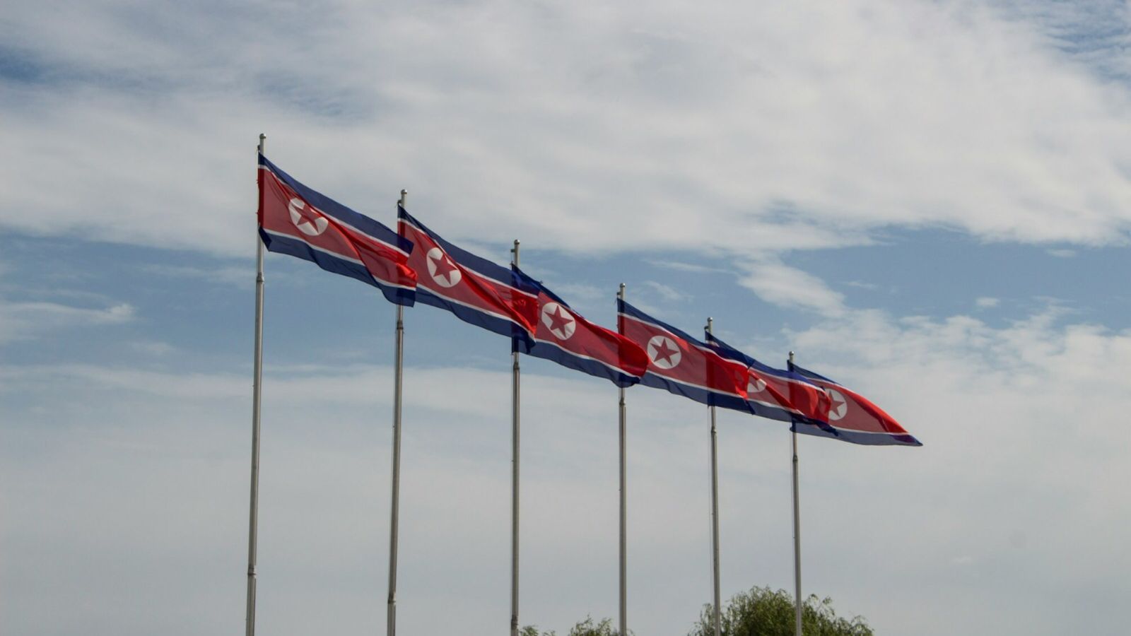 6-americanos-sao-presos-por-tentarem-enviar-biblias-para-a-coreia-do-norte