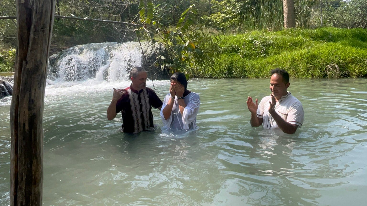 apos-12-anos-de-evangelismo,-primeiras-cristas-de-povo-indigena-sao-batizadas-no-mexico