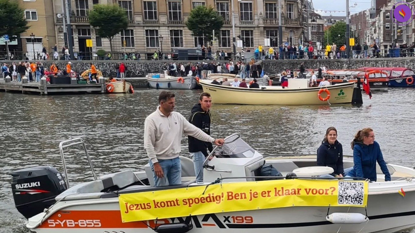 missao-evangeliza-com-barco-em-canal-de-amsterda:-“jesus-voltara,-voce-esta-pronto?”