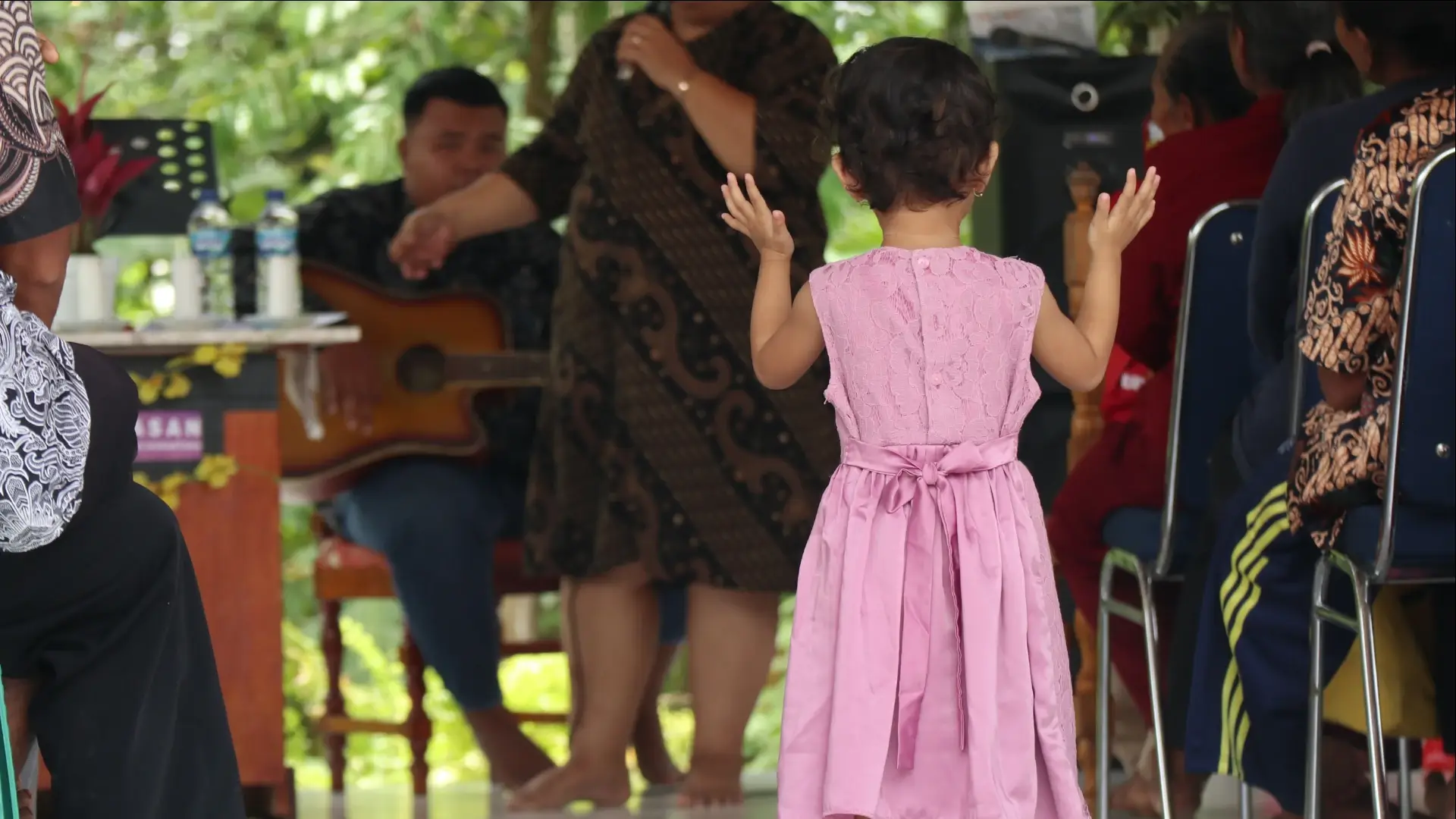 ataque-extremista-a-escola-dominical-deixa-criancas-feridas-na-indonesia