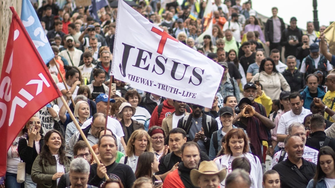 marcha-para-jesus-leva-centenas-de-pessoas-pelas-ruas-da-capital-da-republica-tcheca