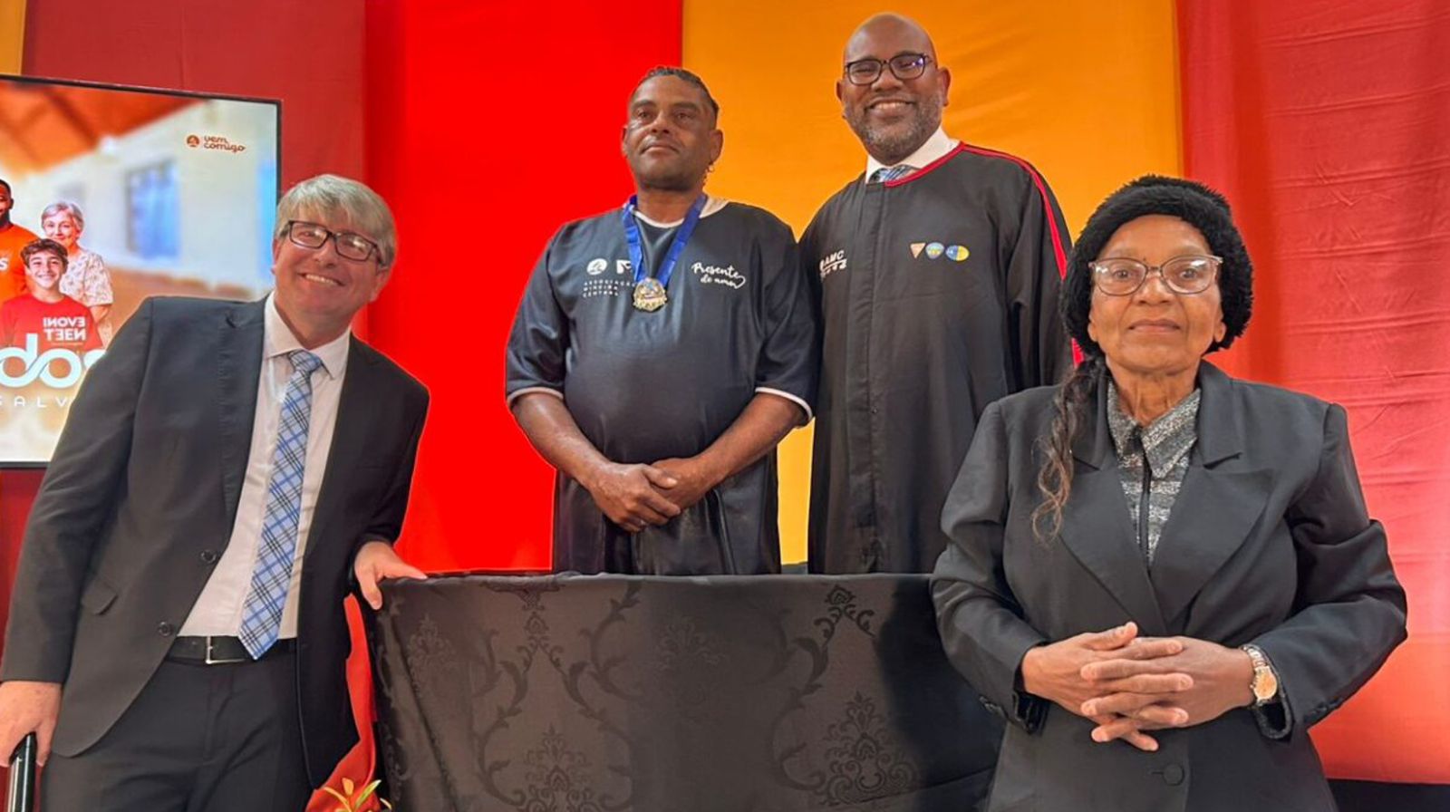 apos-sobreviver-a-ataque,-viciado-aceita-jesus-e-e-batizado:-‘cristo-me-deu-esperanca’