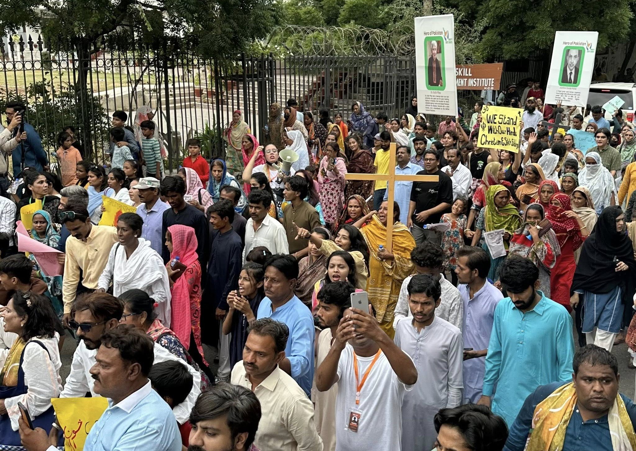 cristaos-no-paquistao-denunciam-lei-da-blasfemia,-incitacao-ao-odio-e-violencia