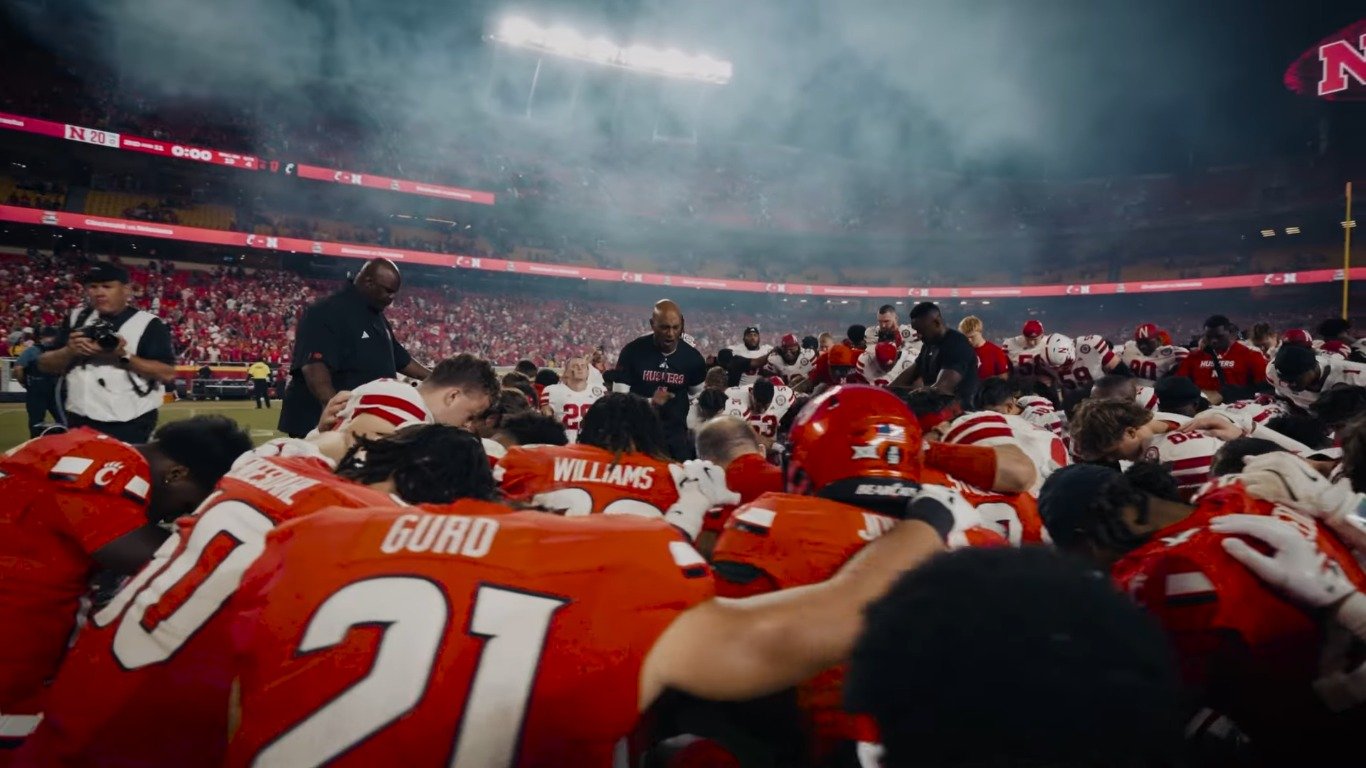 times-rivais-se-unem-em-oracao-apos-jogo-nos-eua:-“maior-que-o-futebol”