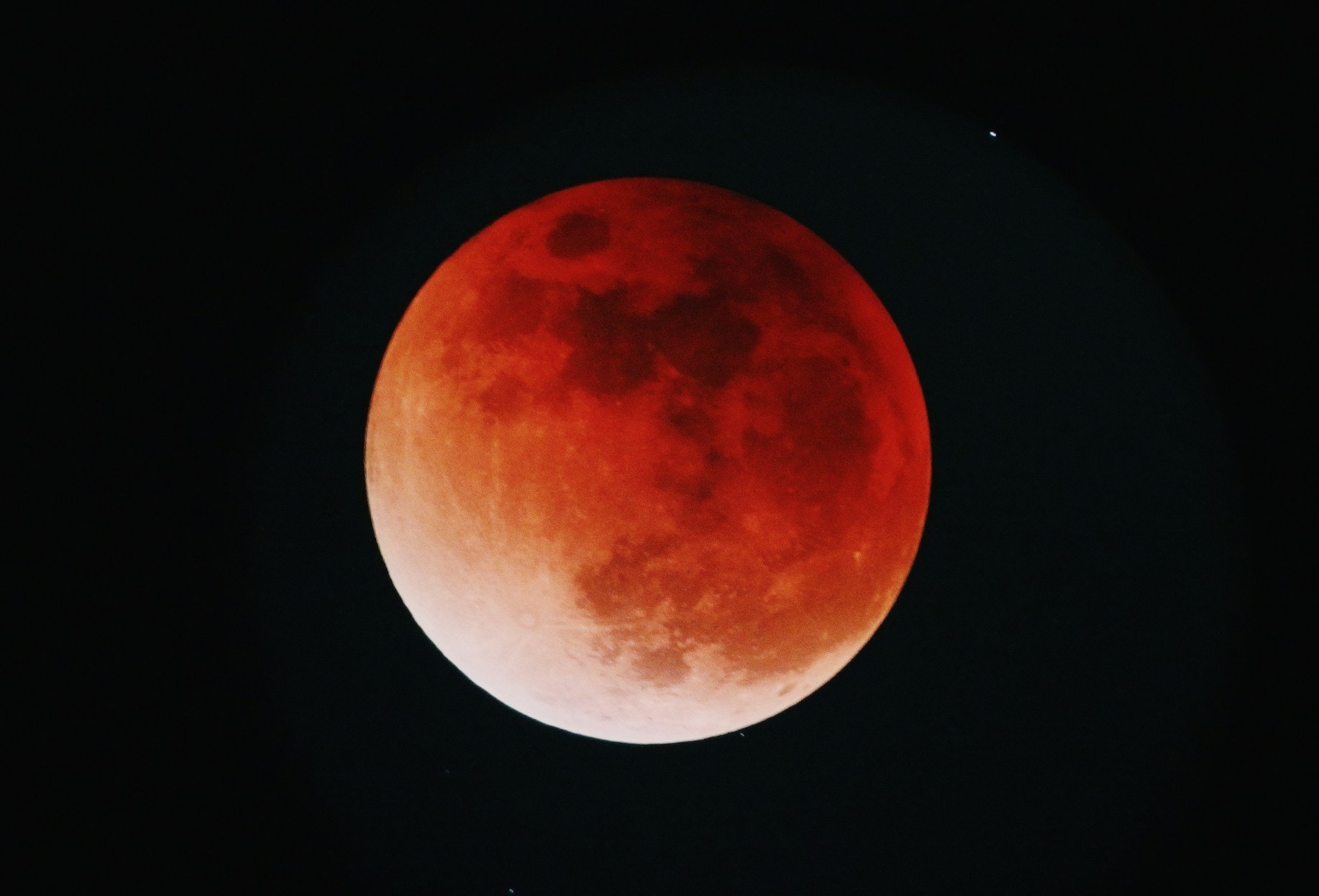 ultima-lua-de-sangue-de-2025-ocorre-em-setembro-e-pode-ter-significado-profetico