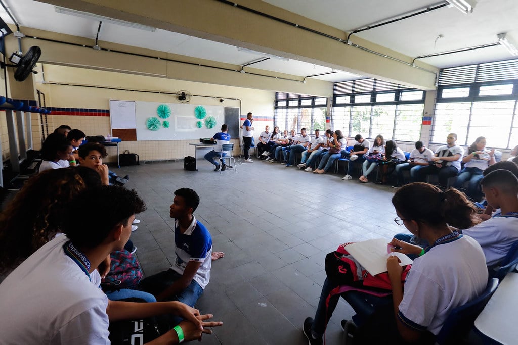 projeto-de-lei-que-permite-“intervalos-biblicos”-nas-escolas-e-aprovado-em-recife