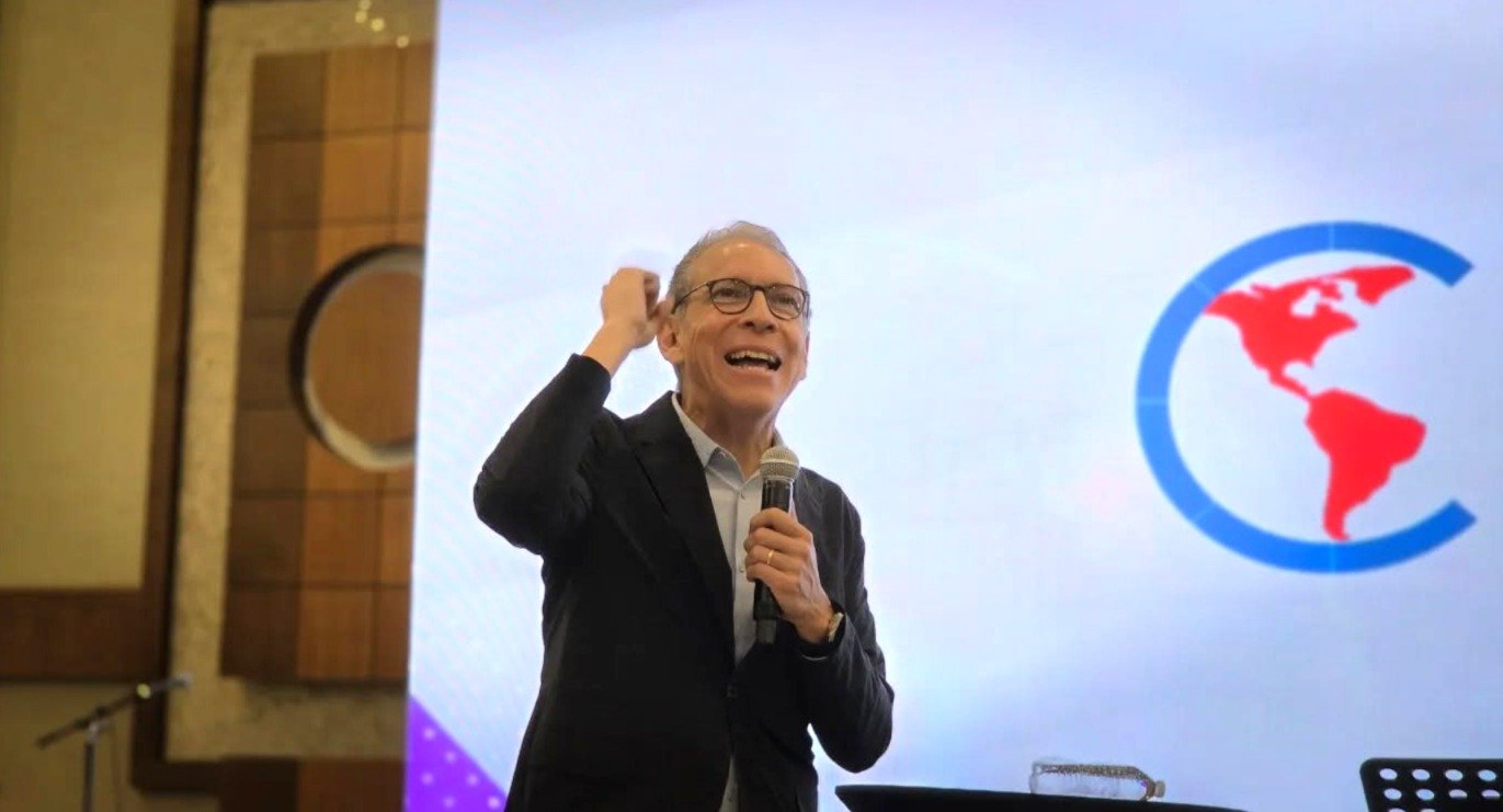 pastor-faz-apelo-pelo-fim-da-cultura-de-celebridade-na-igreja:-‘e-toxica-e-mata’