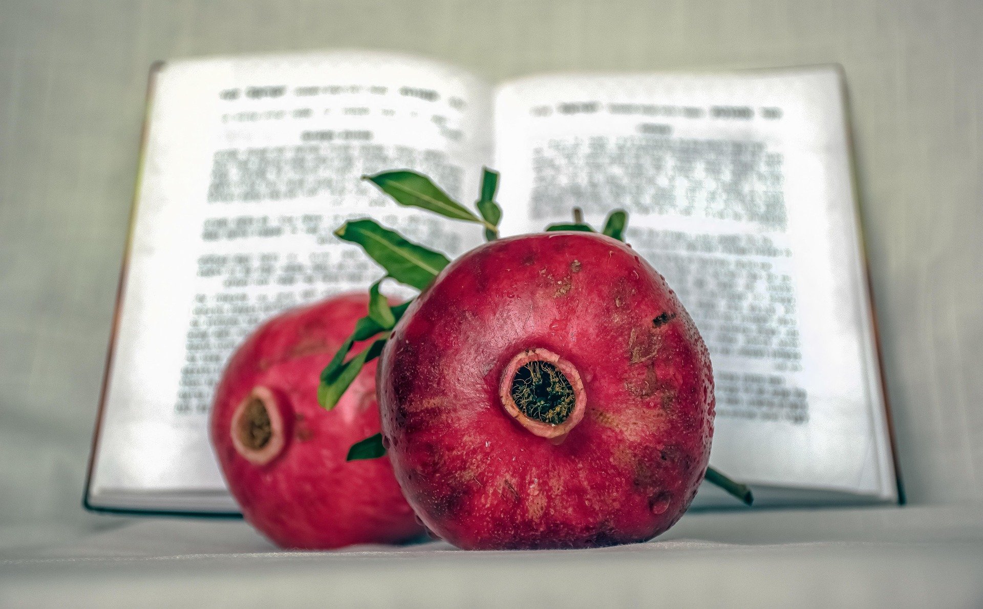 com-simbolismos-profeticos,-rosh-hashana-celebra-dia-em-que-deus-criou-adao-e-eva