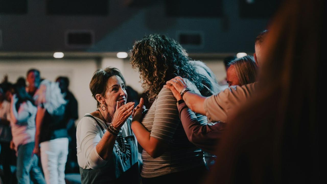 maioria-dos-que-nao-frequentam-igreja-dizem-que-iriam-se-fossem-convidados,-diz-pesquisa