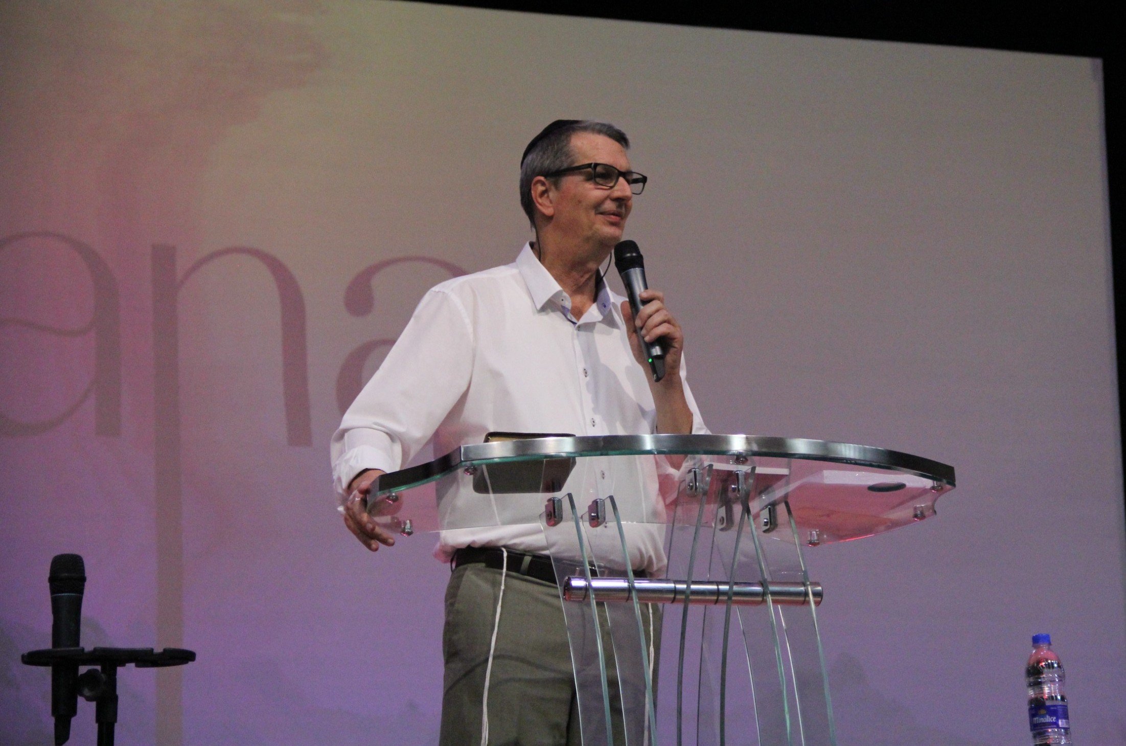 rabino-alerta-que-traducao-do-novo-testamento-sem-raiz-hebraica-pode-gerar-heresias