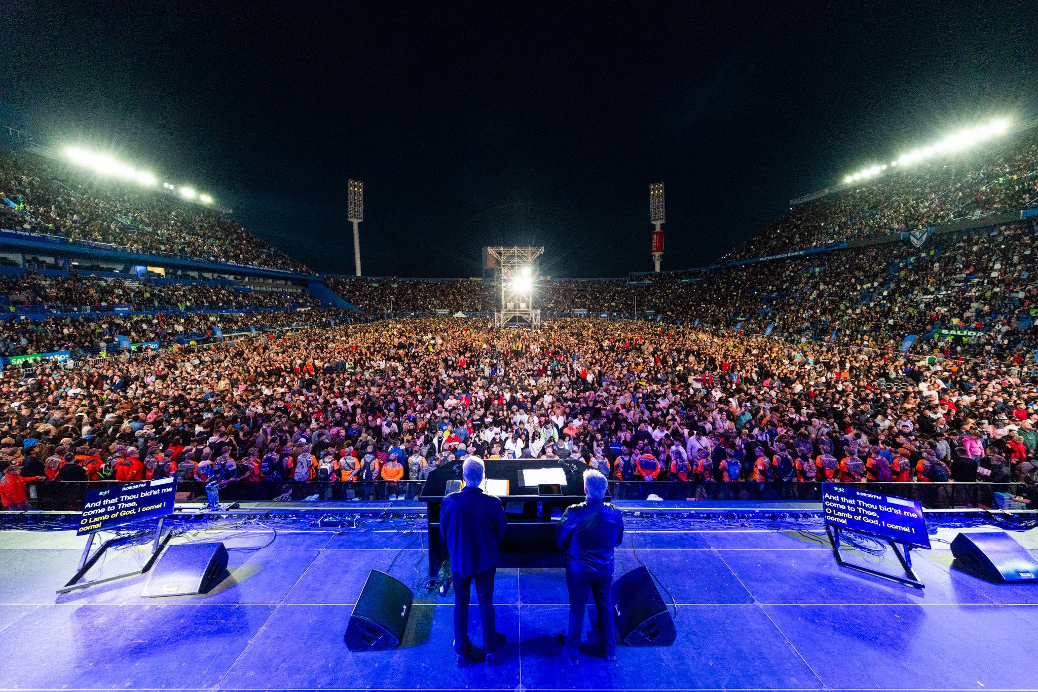 75-mil-pessoas-ouvem-o-evangelho-em-evento-de-franklin-graham-na-argentina