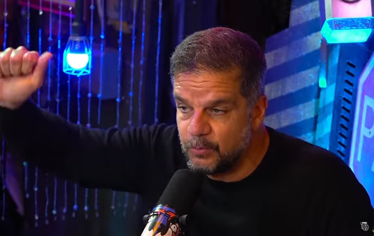 pastor-interrompeu-tiroteio-em-favela-levantando-a-biblia,-relata-ex-capitao-do-bope