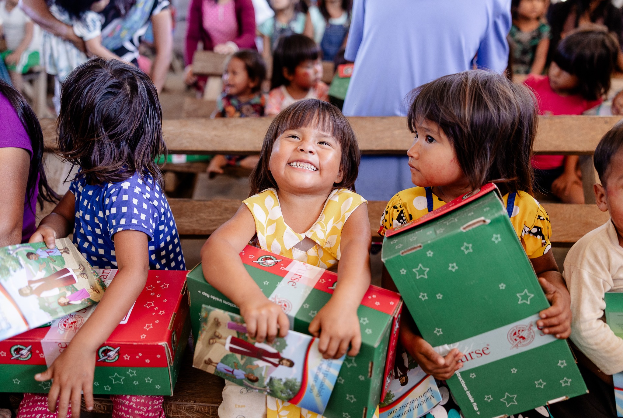 missao-de-franklin-graham-dara-caixas-de-sapato-com-presentes-a-13-milhoes-de-criancas