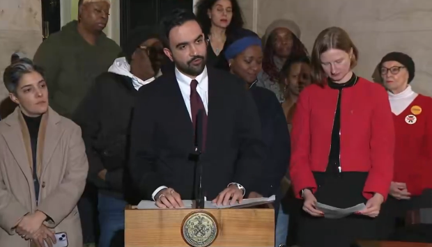 muculmano,-prefeito-de-ny-revoga-politicas-contra-antissemitismo-no-1o-dia-de-gestao