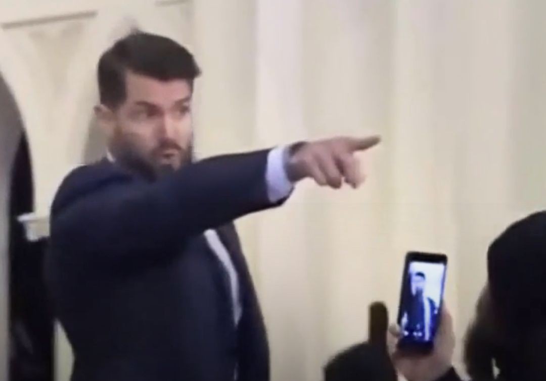 pastor-diz-a-ativistas-que-invadiram-culto-nos-eua:-“jesus-e-a-unica-esperanca-do-mundo”