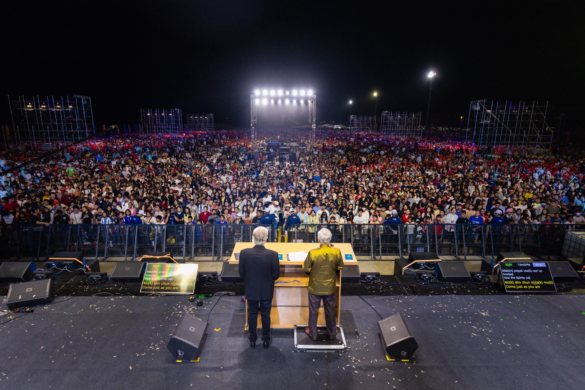 mais-de-2.000-se-entregam-a-jesus-em-campanha-evangelistica-no-camboja