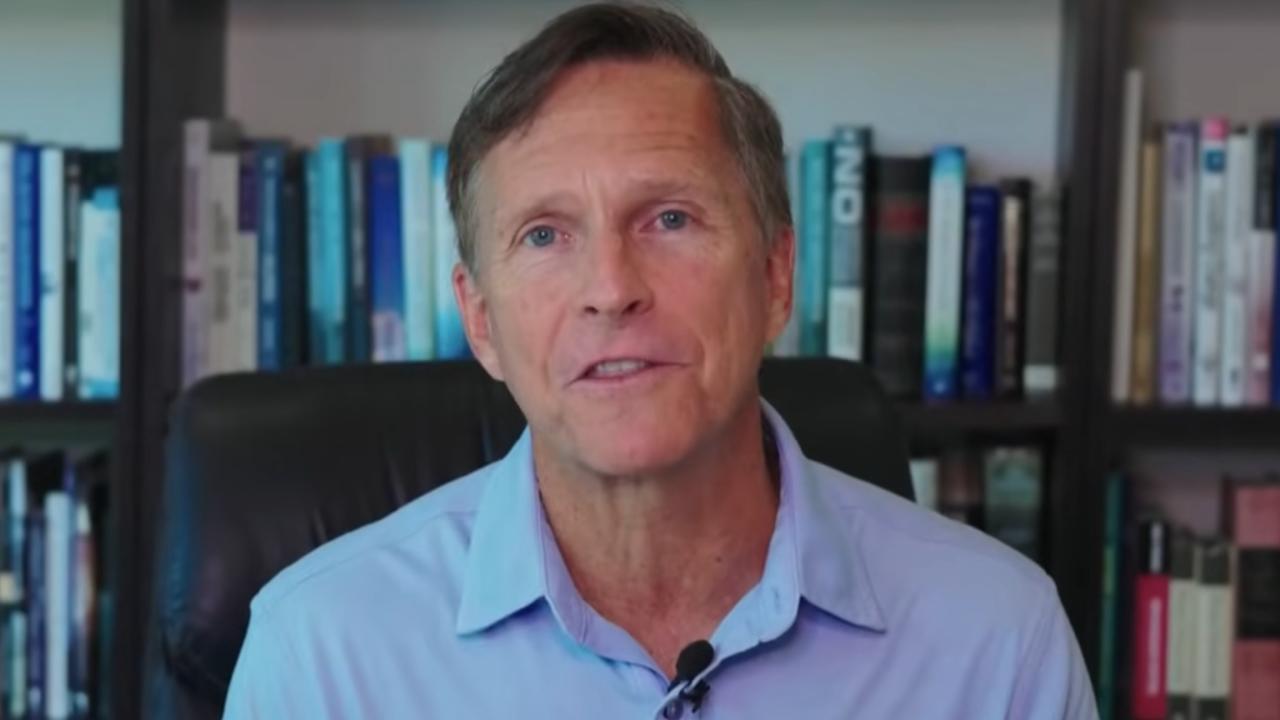 ex-cetico-que-estudou-1.500-experiencias-de-quase-morte-diz-que-casos-se-alinham-a-biblia