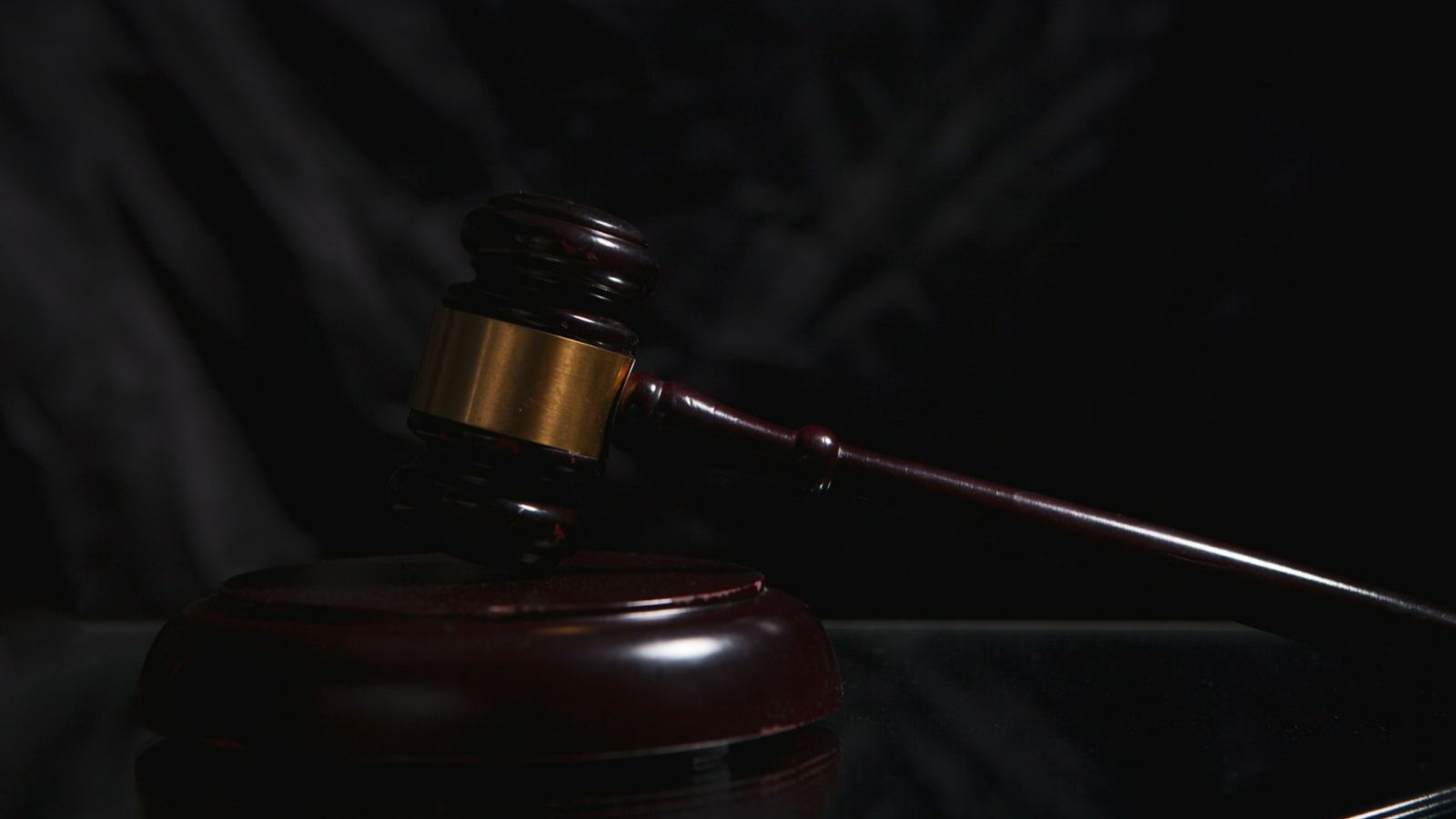 jovem-e-condenado-a-prisao-por-vandalizar-igreja-com-simbolos-satanicos-nos-eua