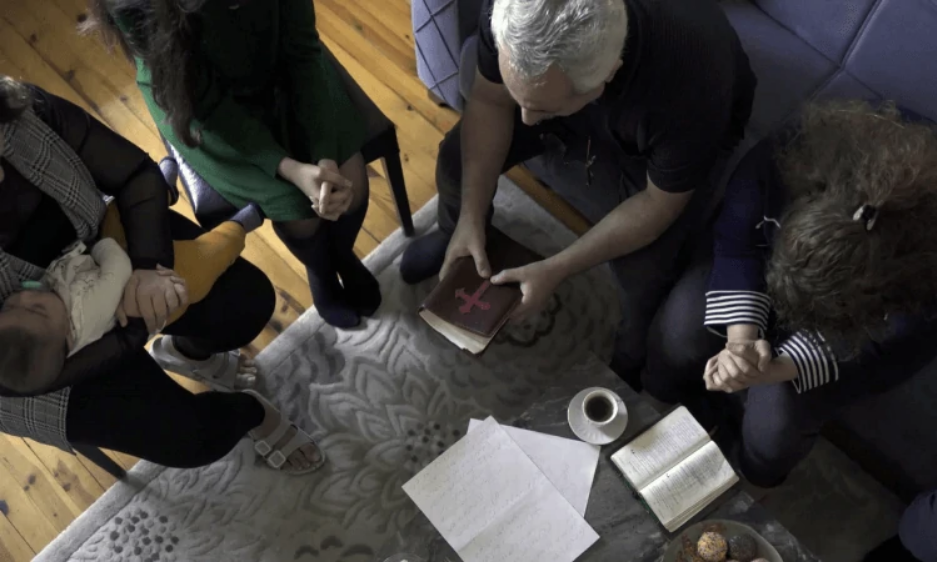 evangelho-cresce-no-ira-mesmo-sob-risco-de-morte:-‘crentes-estao-cheios-do-espirito-santo’