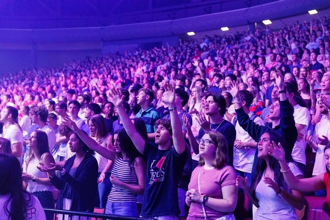 “cansados-de-coisas-falsas”,-diz-influenciador-cristao-sobre-jovens-em-busca-de-jesus