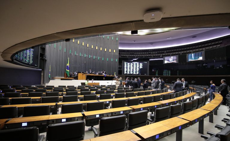 projeto-de-lei-quer-impedir-aplicacao-de-leis-islamicas-no-brasil