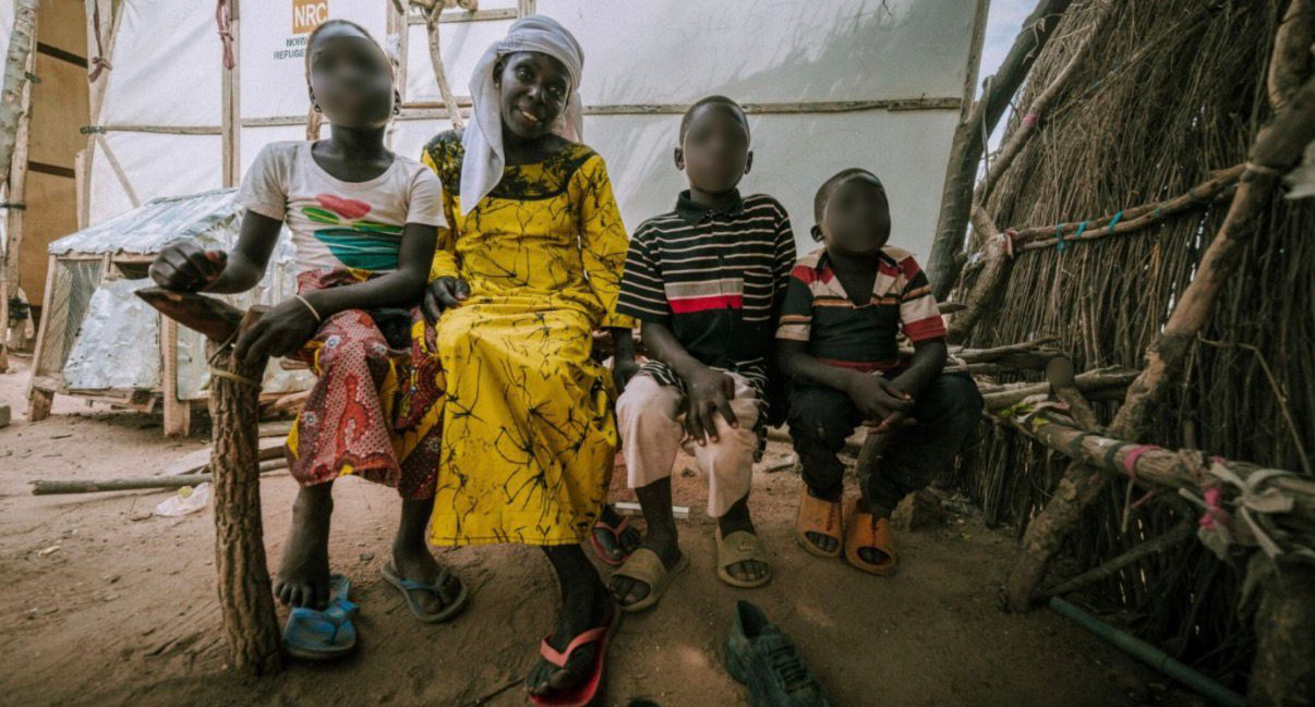 “fugimos-sem-comida-e-sem-sapatos,-so-tinhamos-deus”,-diz-familia-perseguida-na-nigeria
